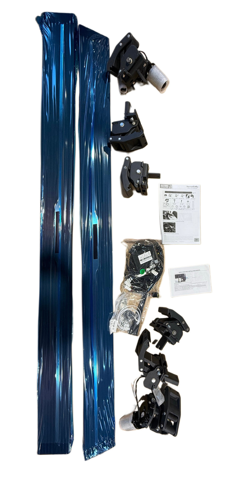 Load image into Gallery viewer, DEPLOYABLE SET OF SIDE STEPS FOR ISUZU D-MAX DOUBLE CAB 2015 ON
