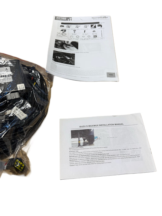 DEPLOYABLE SET OF SIDE STEPS FOR ISUZU D-MAX DOUBLE CAB 2015 ON