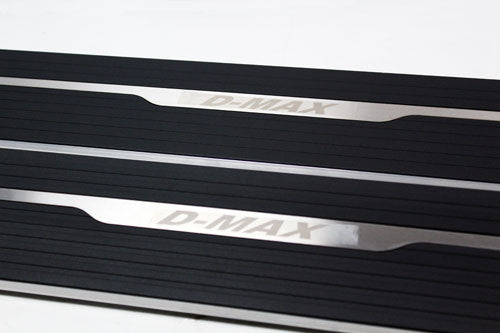 Load image into Gallery viewer, DEPLOYABLE SET OF SIDE STEPS FOR ISUZU D-MAX DOUBLE CAB 2015 ON
