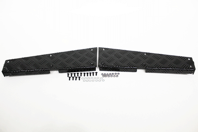 REAR CORNER CHEQUER PLATE KIT - BLACK - DEF 110 PRE-2007